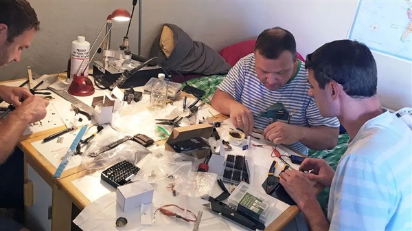 腾讯分分彩:真上天了!马斯克投的飞行汽车试飞成功 网友:很酷但不买