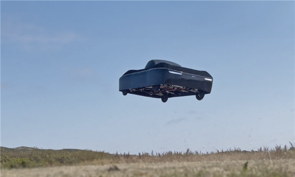腾讯分分彩:真上天了!马斯克投的飞行汽车试飞成功 网友:很酷但不买
